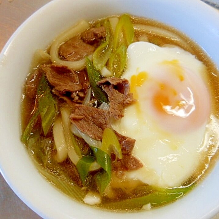 牛肉と長葱の温うどん(卵入り）